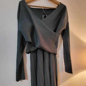 Elegant Green Ribbed Knit 2 Peice